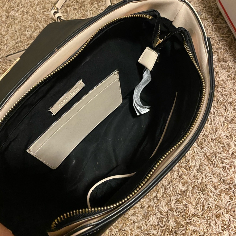 2 Forever 21 purses